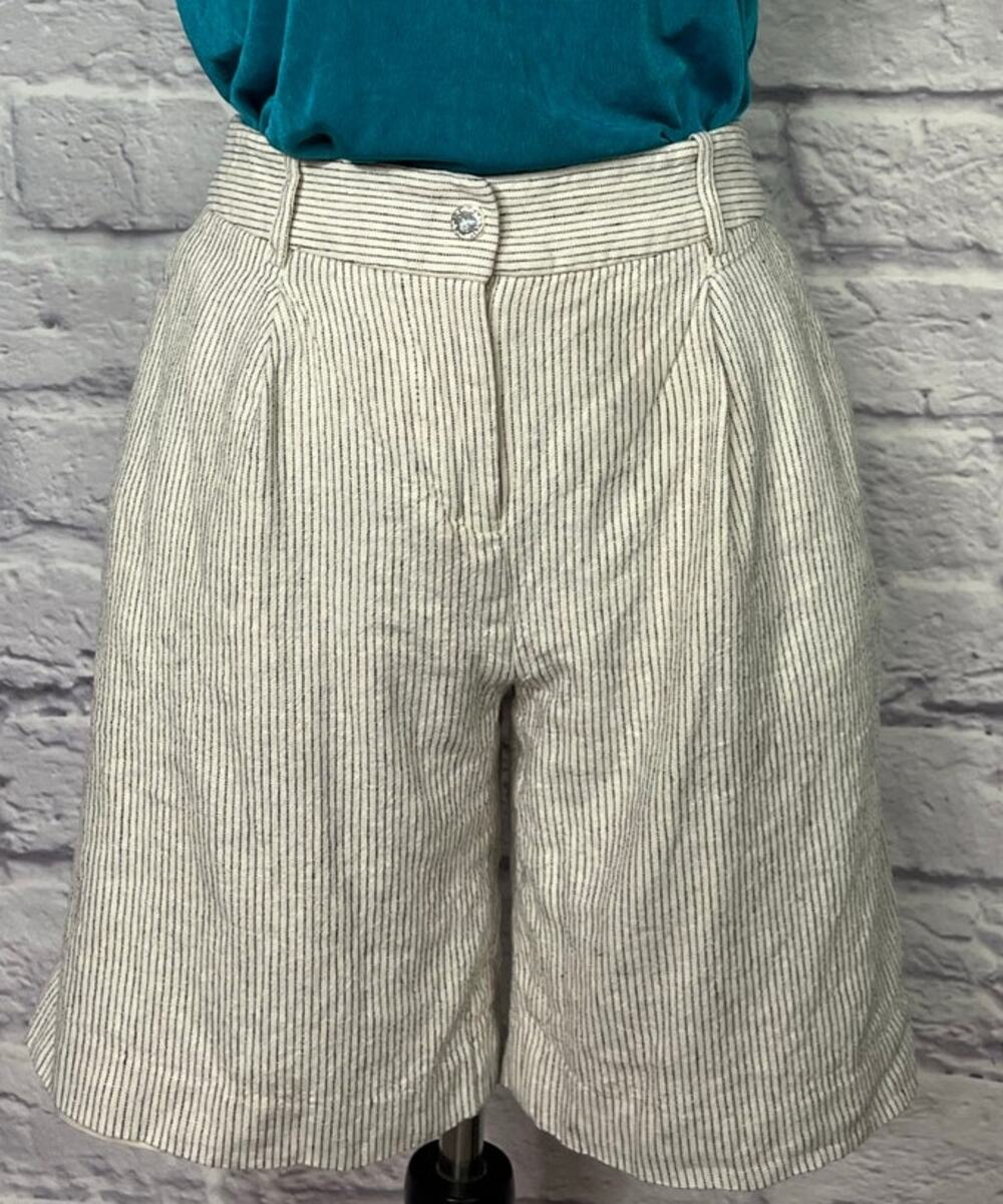 Vintage Calvin Klein Linen Blend Vertical Striped Lined Bermuda Shorts